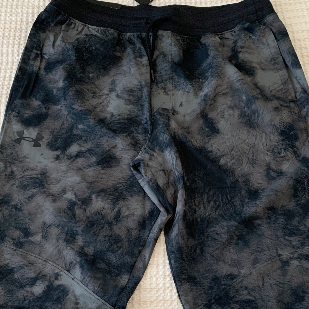 Under Armour Men's Black and Gray Joggers